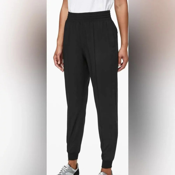 Lululemon Wanderer Jogger Black Size 6 - Picture 1 of 7